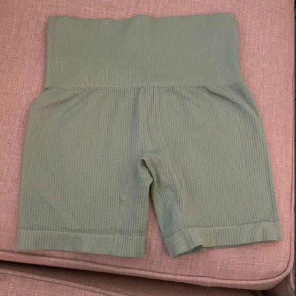 Colsie Sage Ribbed High-Waist Shorts - Picture 2 of 3